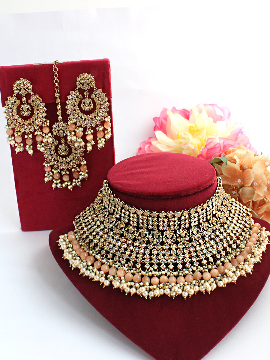 Anvisha Necklace Set