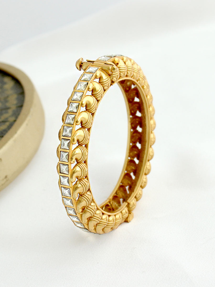 Vibhuti Bangle Set-Gold