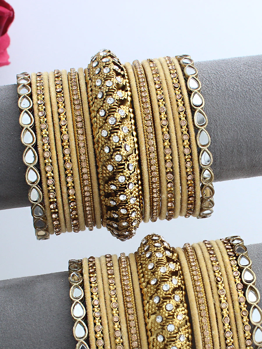 Advika Bangle Set / Stack-Gold
