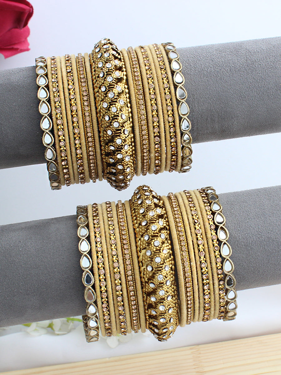 Advika Bangle Set / Stack-gold