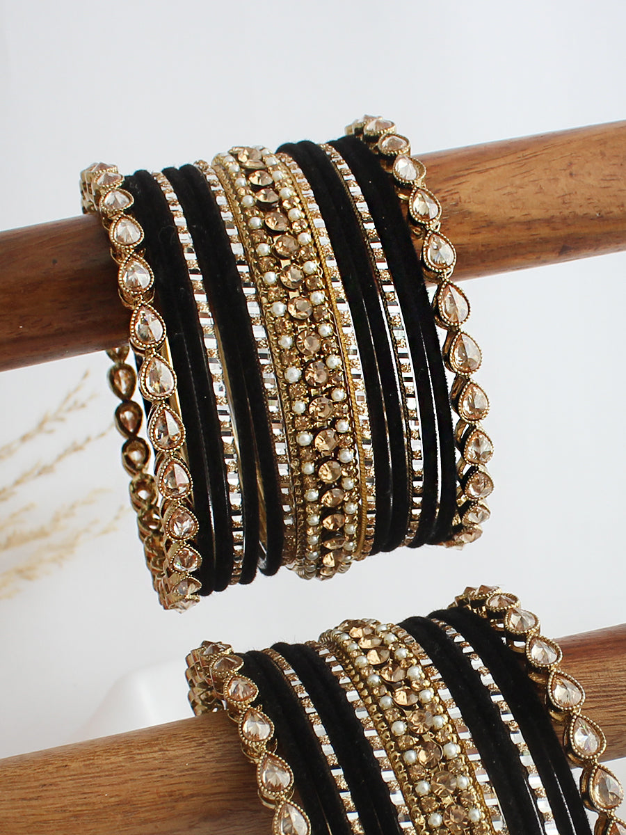 Nidhika Bangle Set / Stack-Black