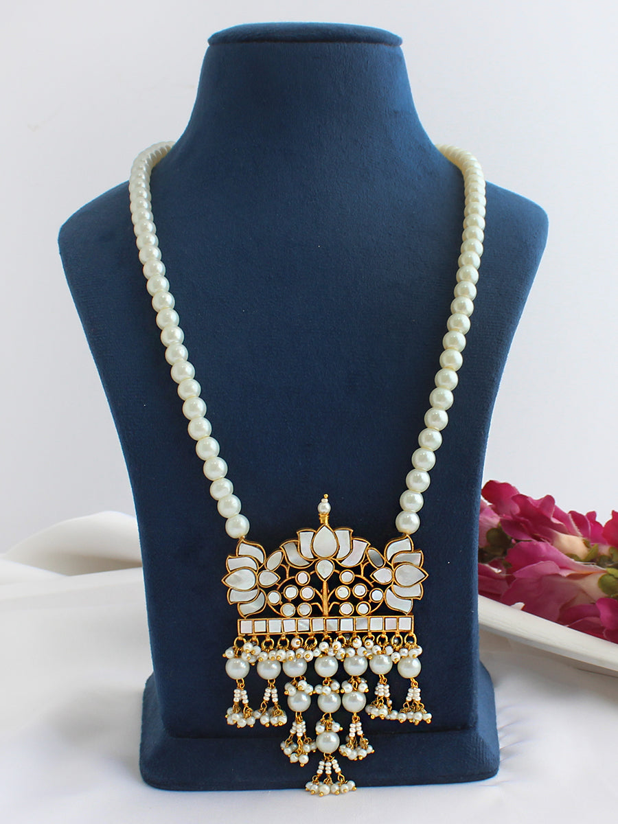 Nishvi Pendant Long Necklace
