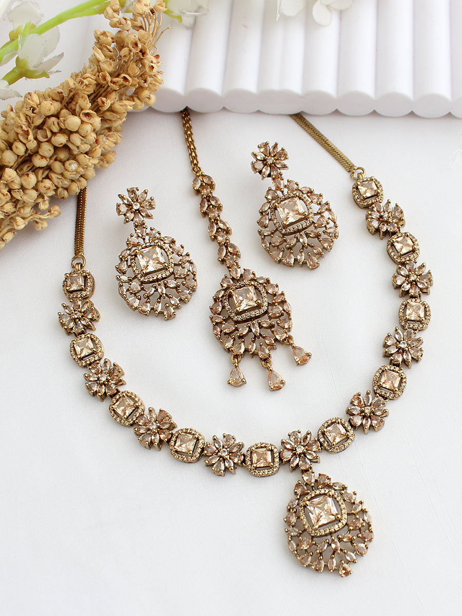 Aania Necklace Set