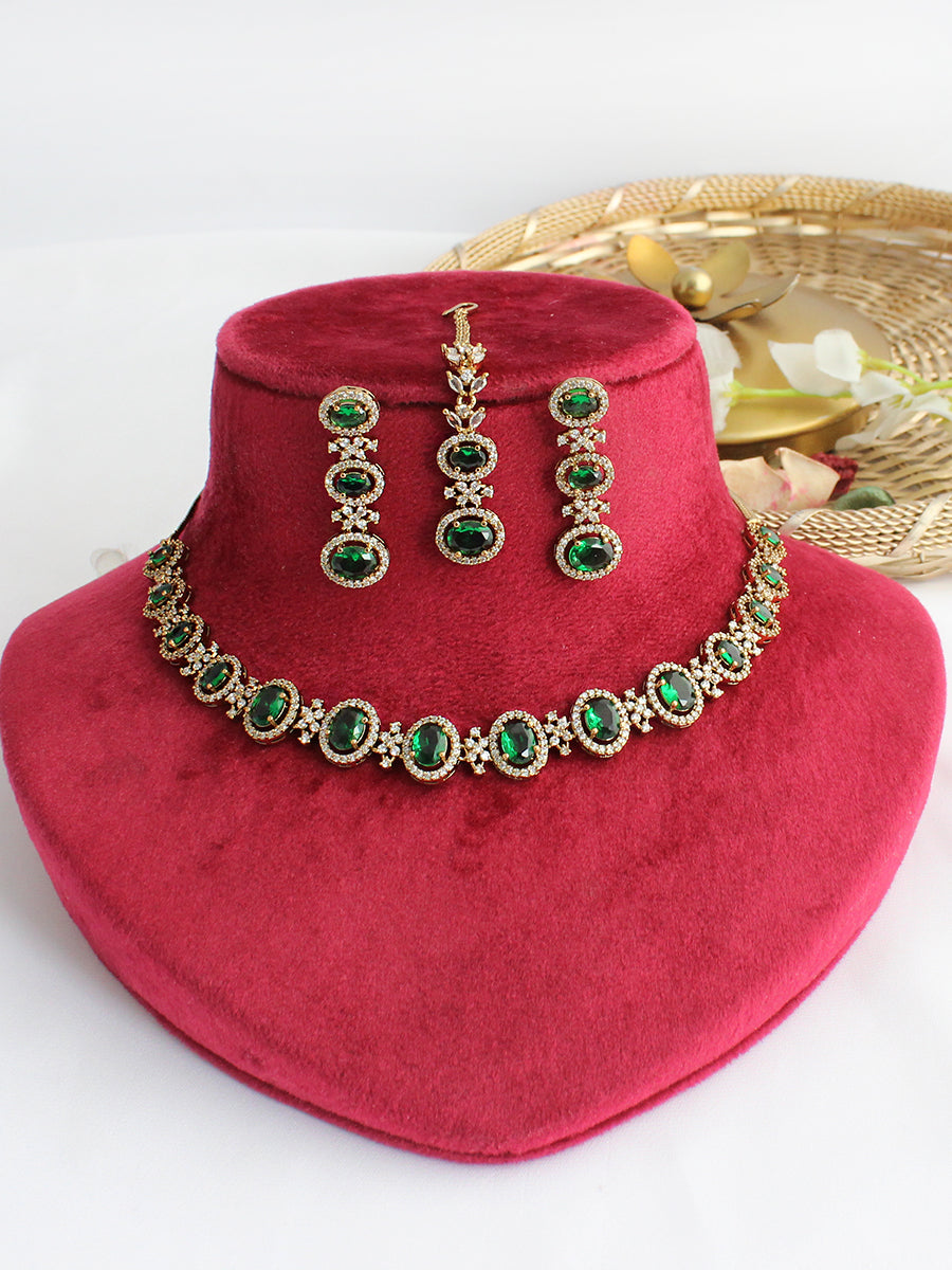 Avira Necklace Set
