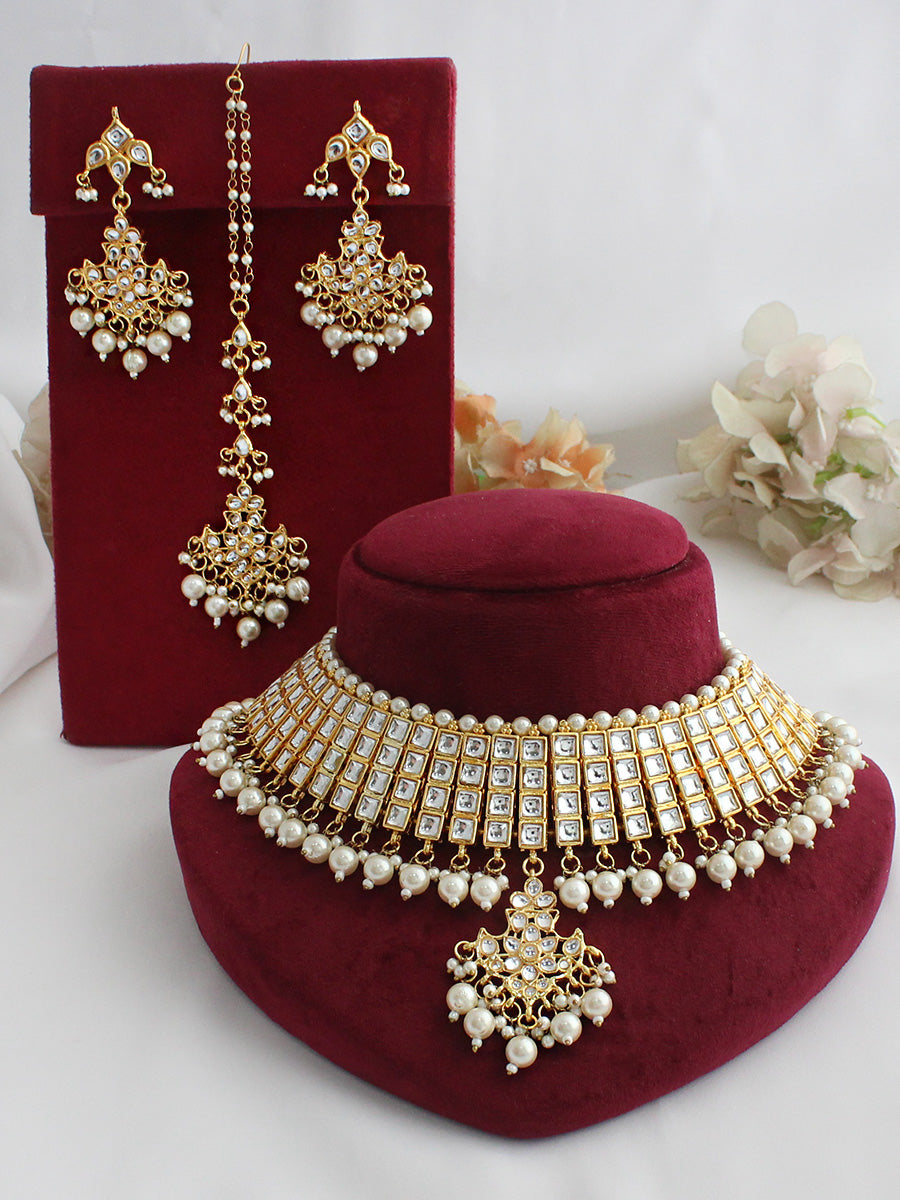Adwita Kundan Bib Necklace Set