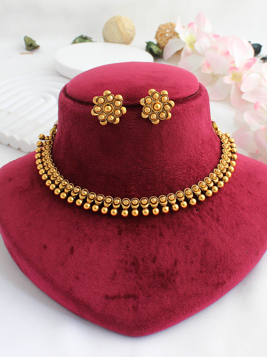 Keerthy Necklace Set-Gold