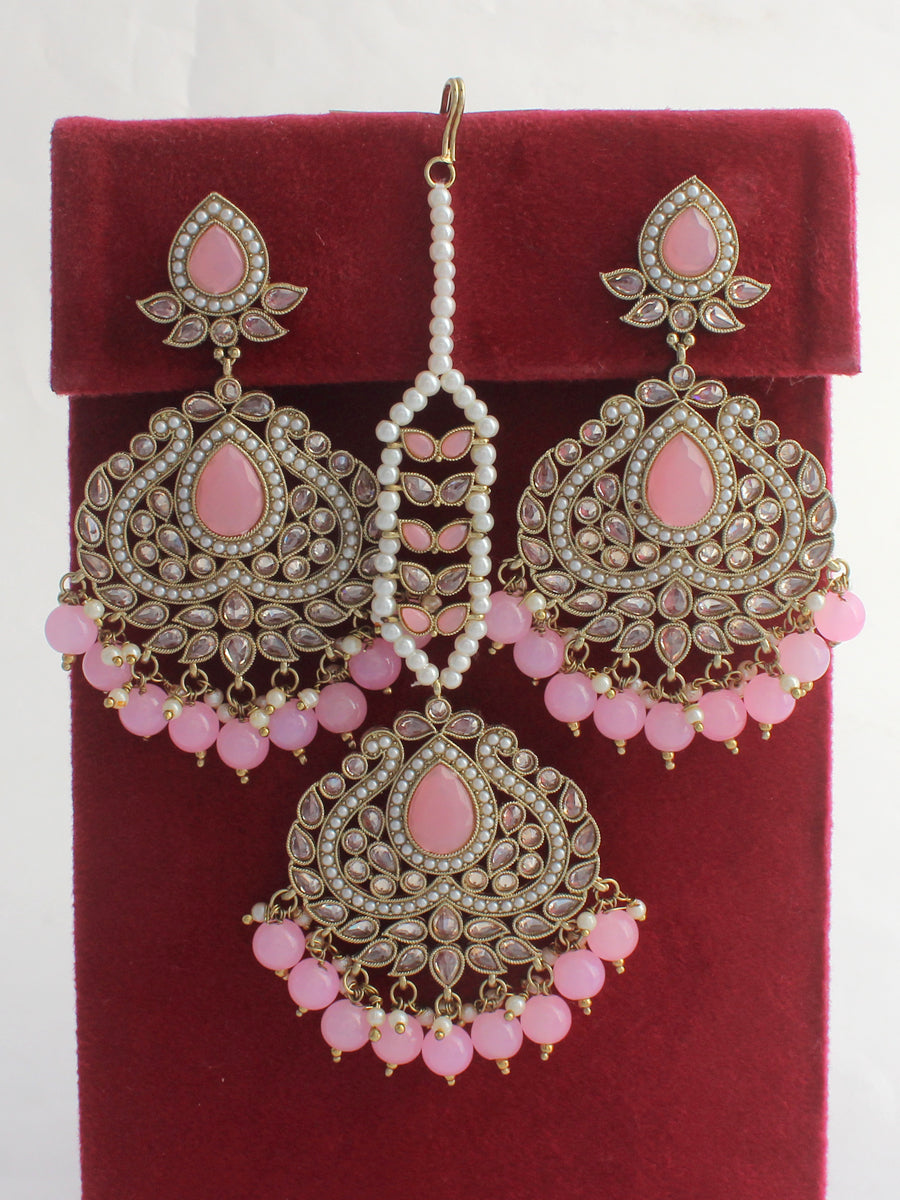 Akshita Earrings & Tikka-Pastel Pink