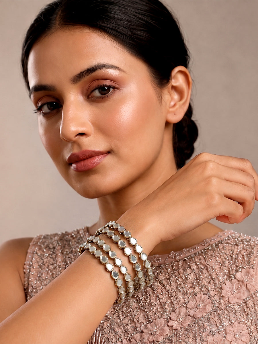 Sujaya Bangle Set-Gold