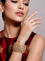 Kesar Bangle-White