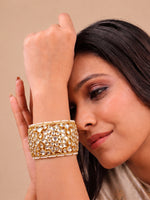 Kesar Bangle-White
