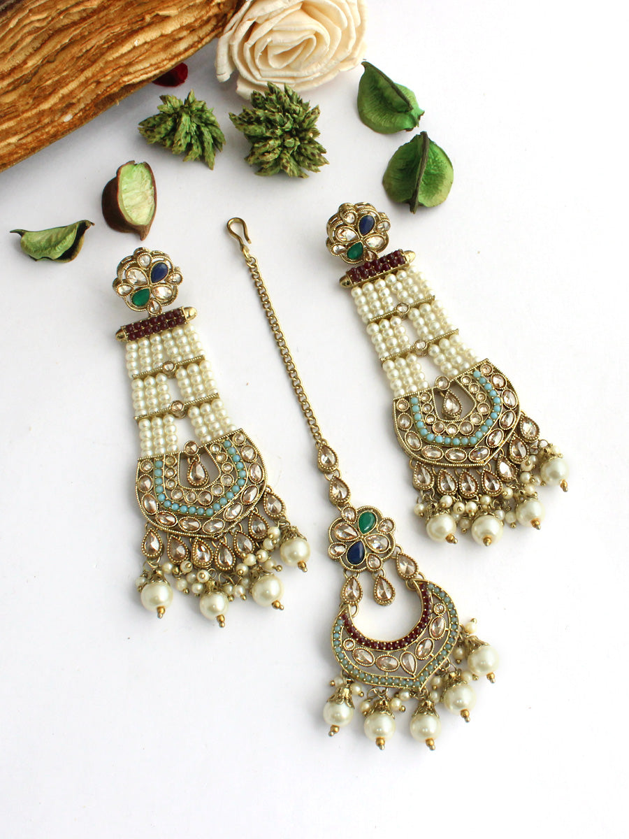 Kashish Earrings & Tikka