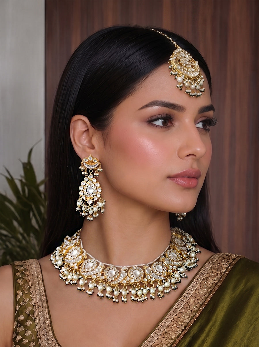 Alwar Bib Necklace Set - White