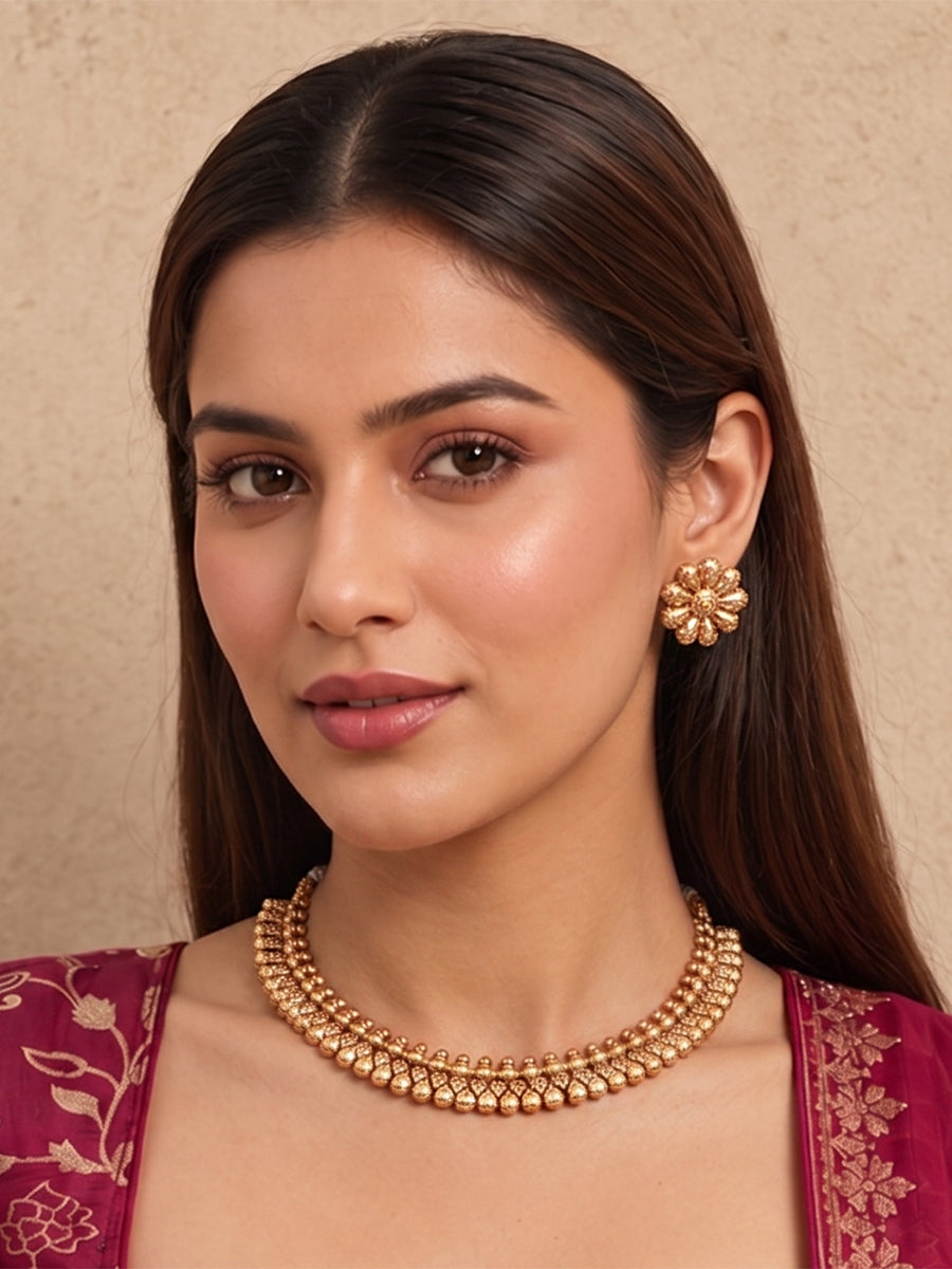 Ishvi Necklace Set-Gold