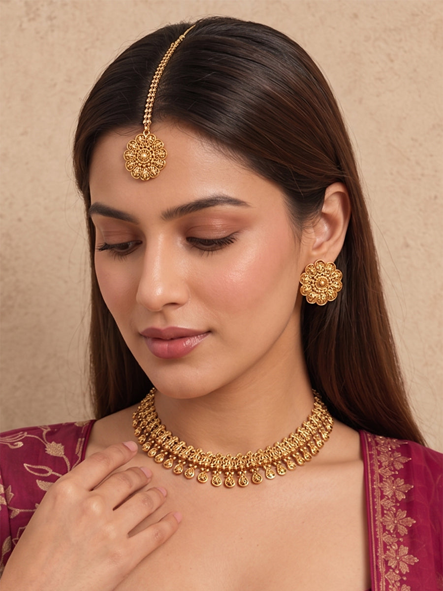 Amolika Necklace Set-Gold