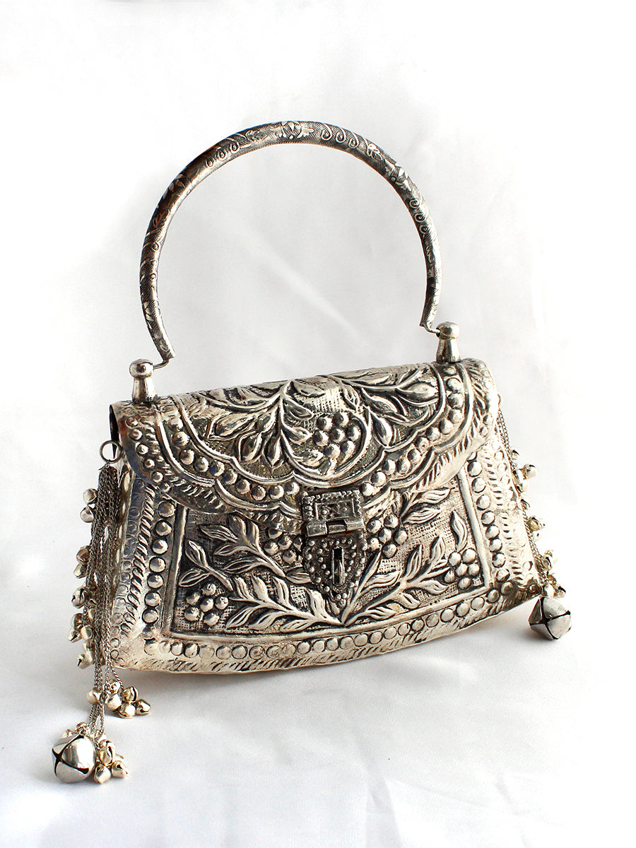 Urwa Metal Clutch Bag-Silver
