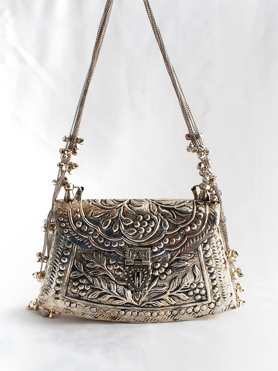 Urwa Metal Clutch Bag 