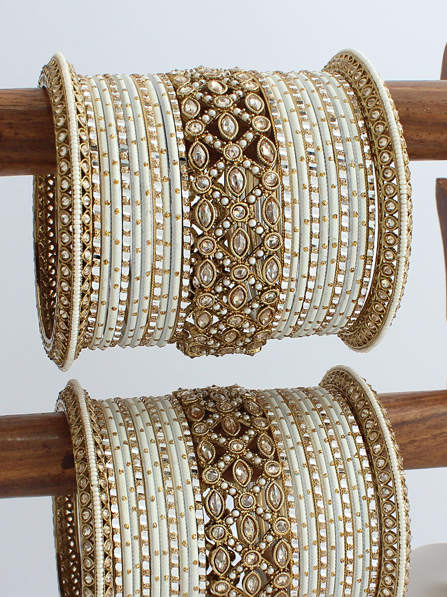 Yashvi Bangle Set / Stack-White 