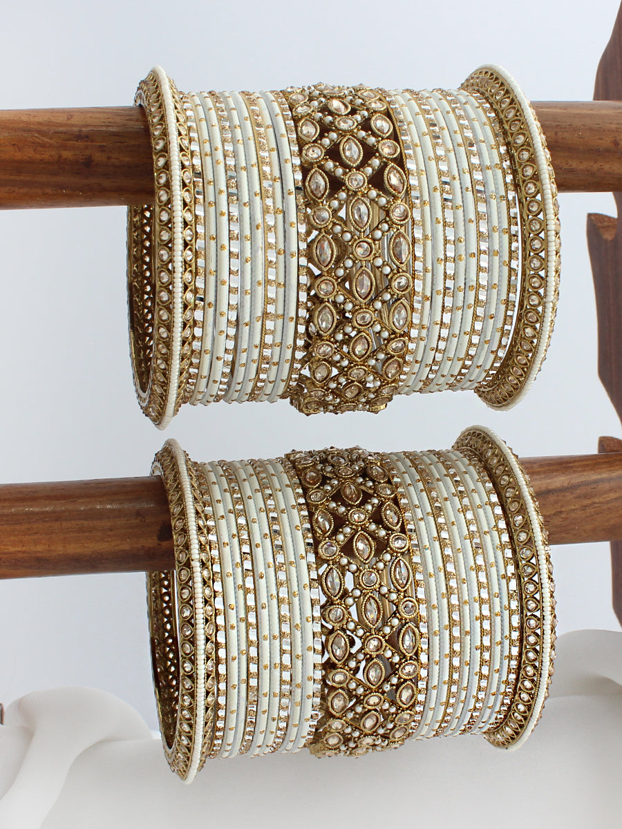 Yashvi Bangle Set / Stack-White 