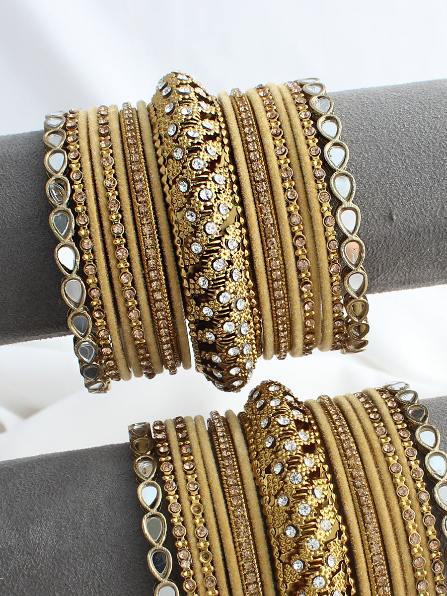 Advika Bangle Set / Stack