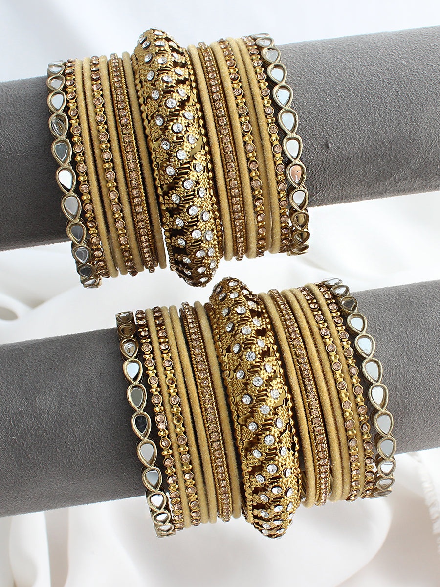 Advika Bangle Set / Stack