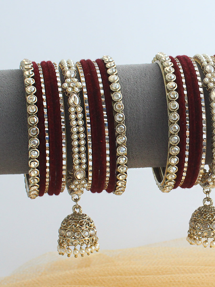 Vyomika Bangle Set / Stack