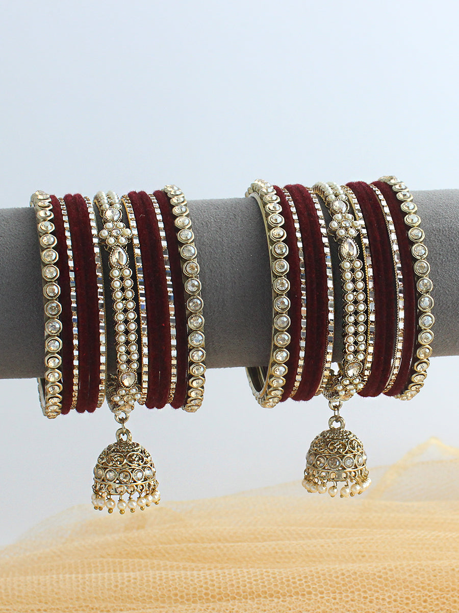 Vyomika Bangle Set / Stack