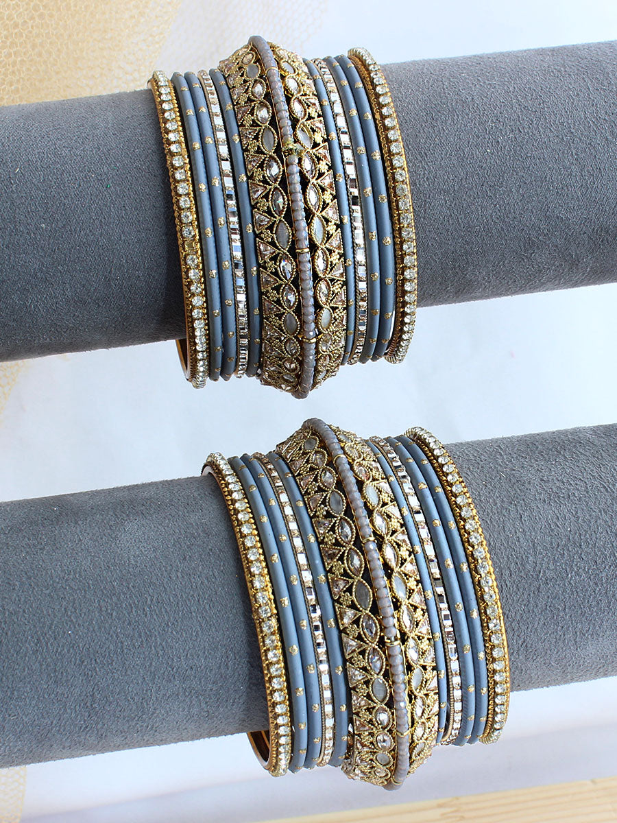 Avneet Bangle Set / Stack-Grey