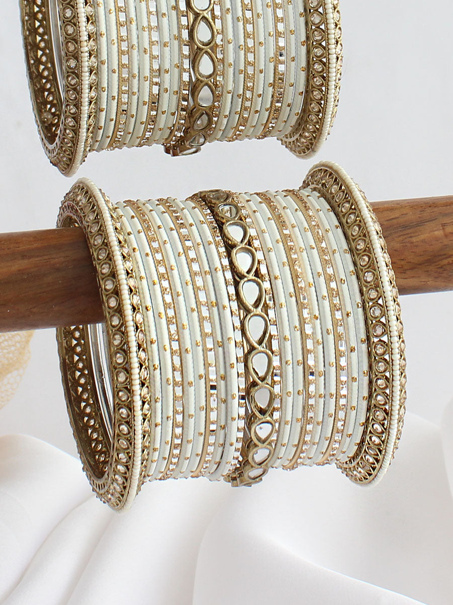 Niharika Bangle Set / Stack-White