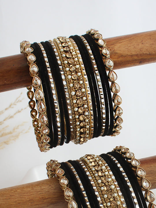 Nidhika Bangle Set / Stack-Black