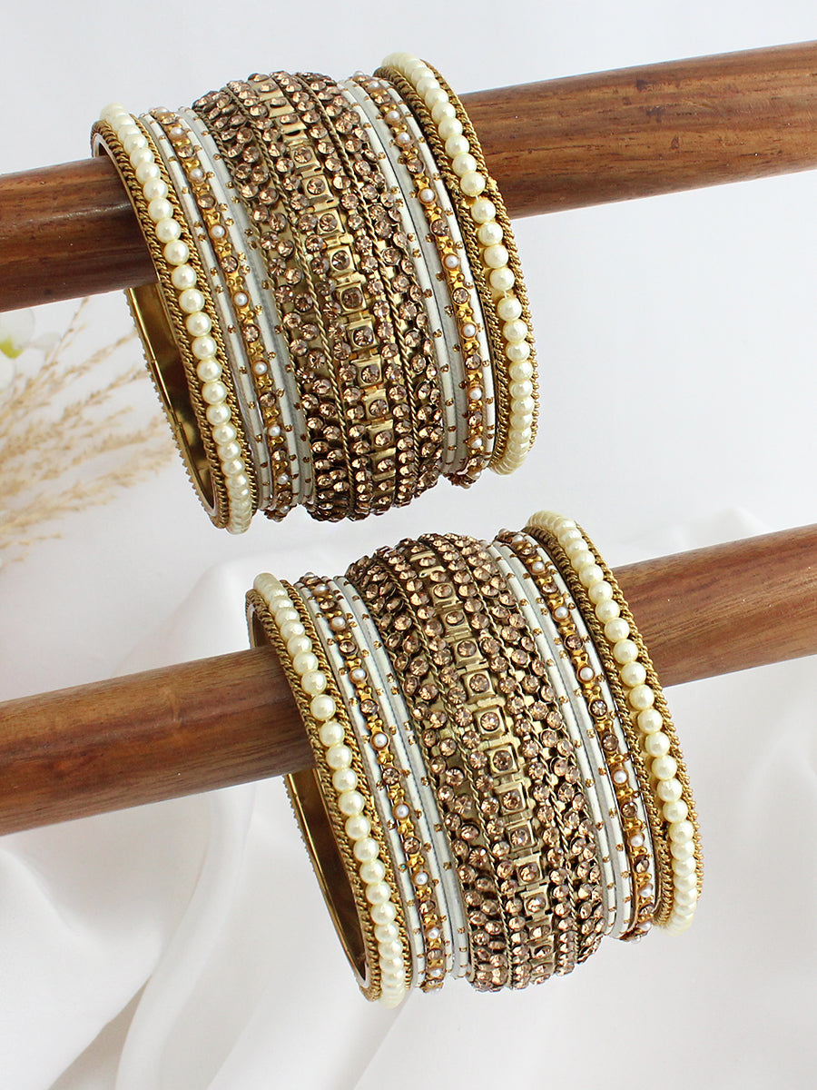 Nirvita Bangle Set / Stack
