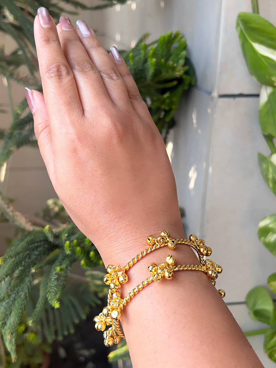 Arnika Ghungroo Bangle Set