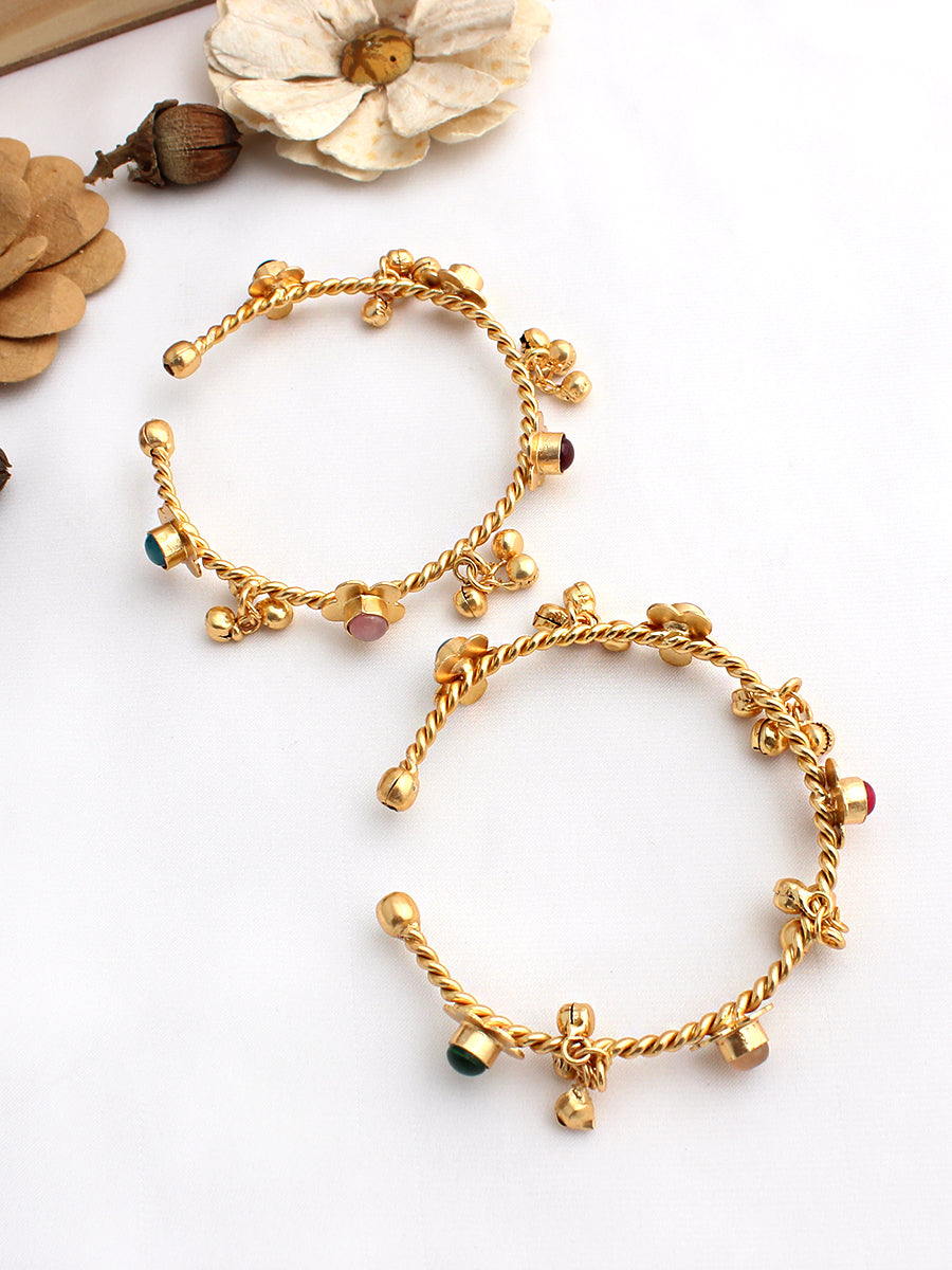Varnika Bangle Set