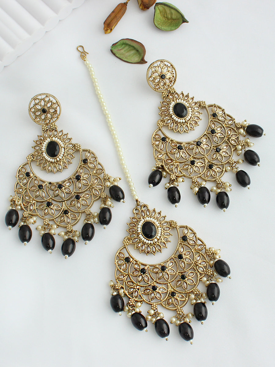 Aparna Earrings & Tikka