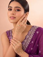 Adaa Hand Bindi