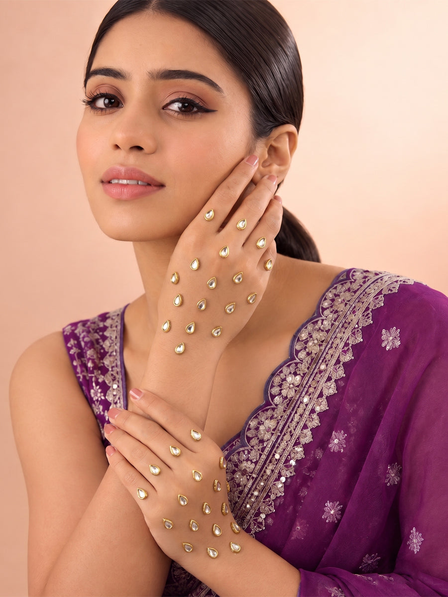 Adaa Hand Bindi