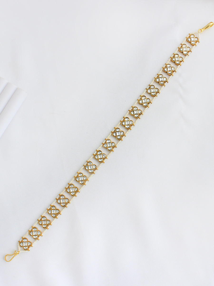 Ajisha Sheeshphool Mathapatti-White