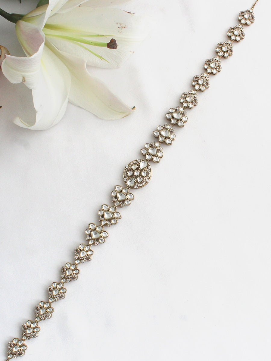 Manushi Sheeshphool / Headpiece-White