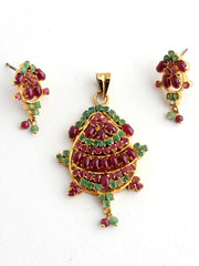 Shefali Pendant Set