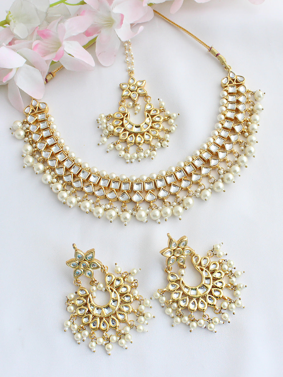 Nitanshi Bib Necklace Set