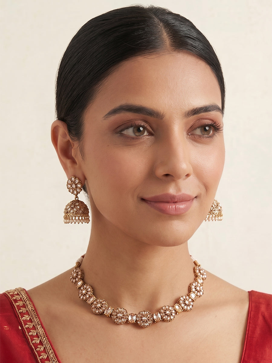 Jaanvi Necklace Set - Gold 