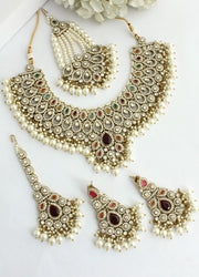 Somya Necklace Set