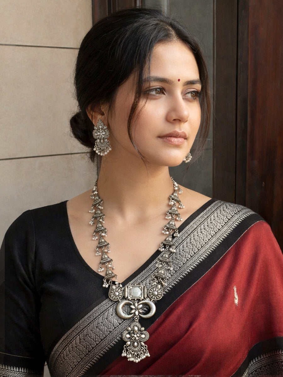 Keyuri Necklace Set