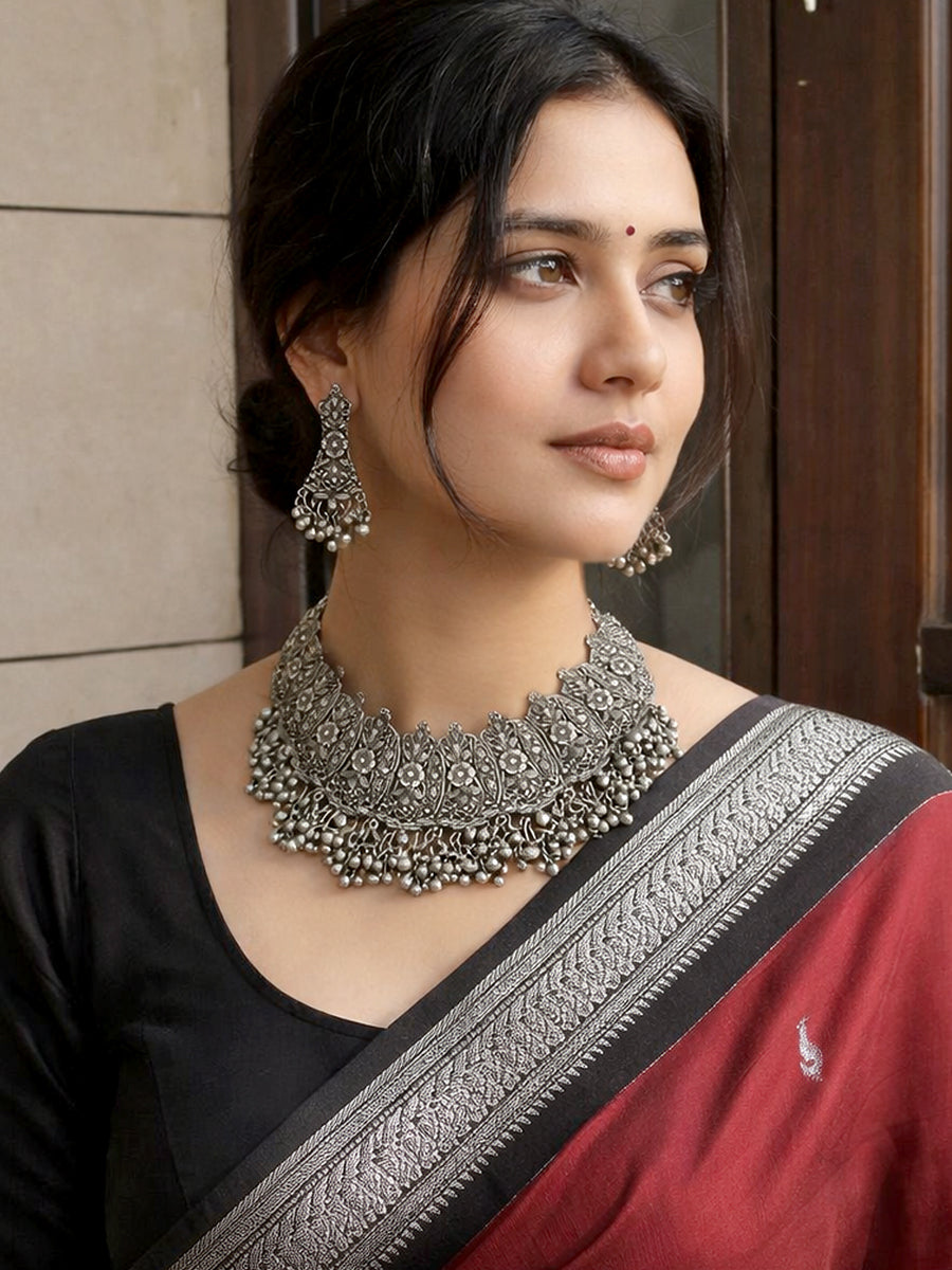 Delisha Necklace Set