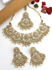 Pranshi Necklace Set