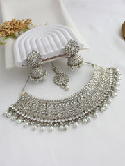Anureet Necklace Set