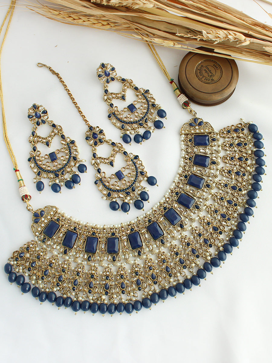 Devina Necklace Set