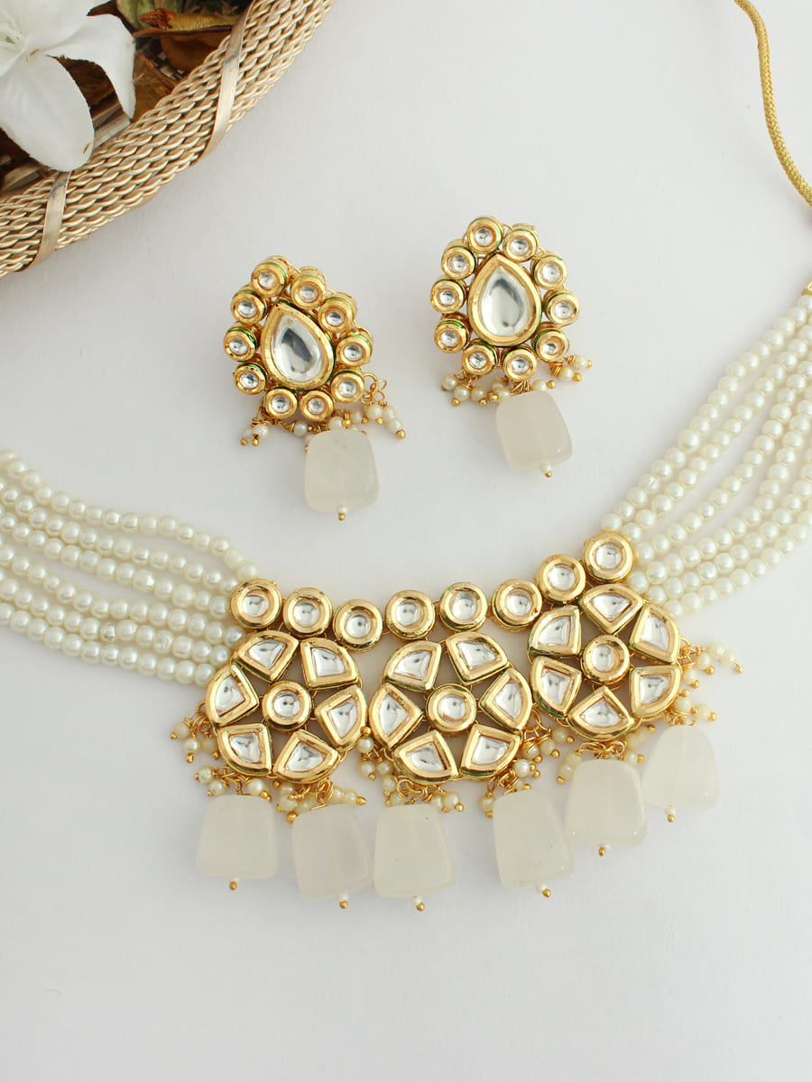 Vaani Kundan Choker Necklace Set -Ivory