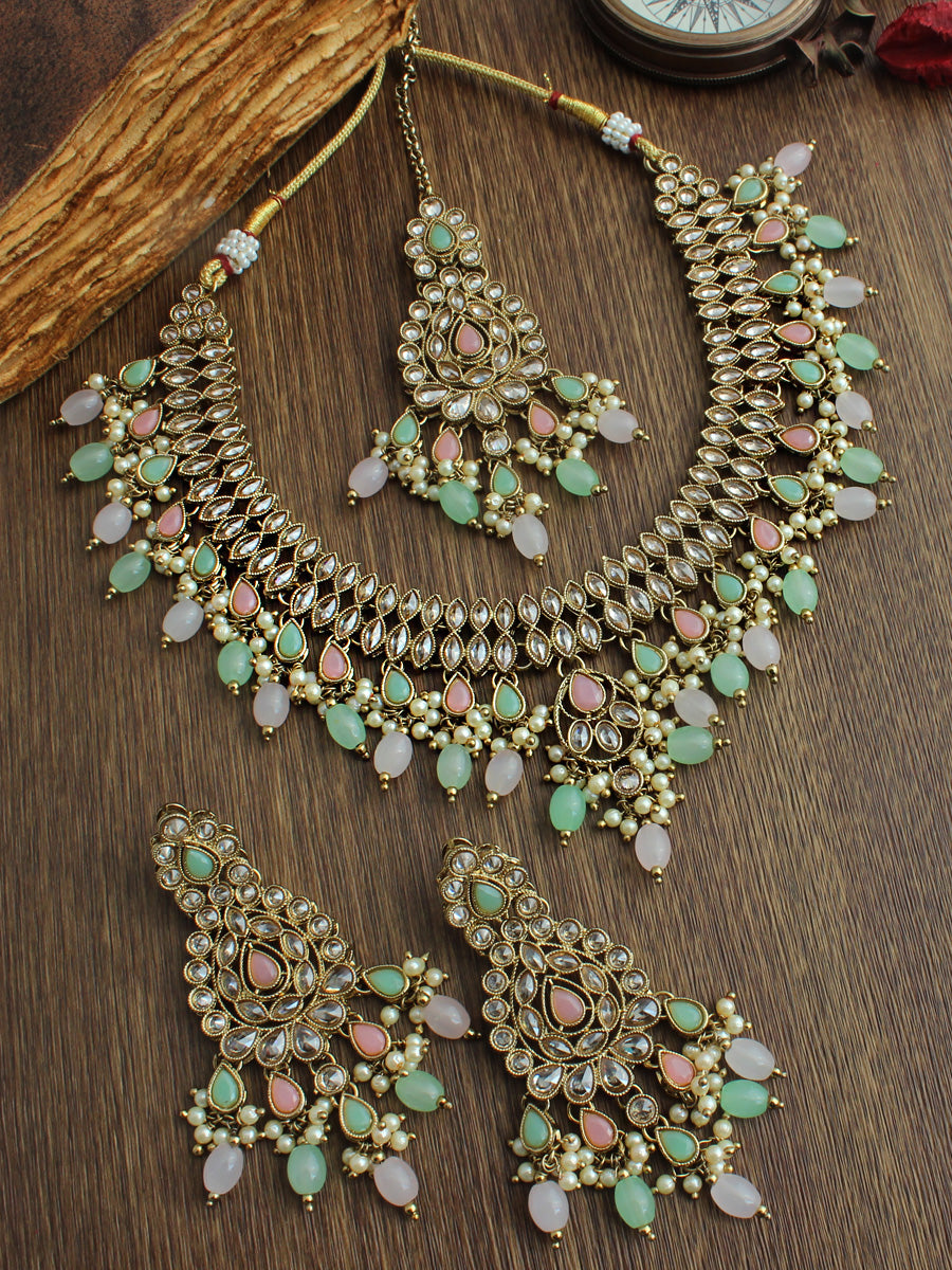 Shiza Necklace Set