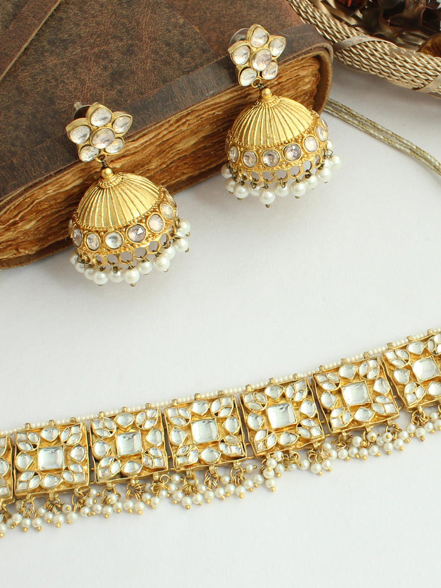 Aashvi Choker Necklace Set