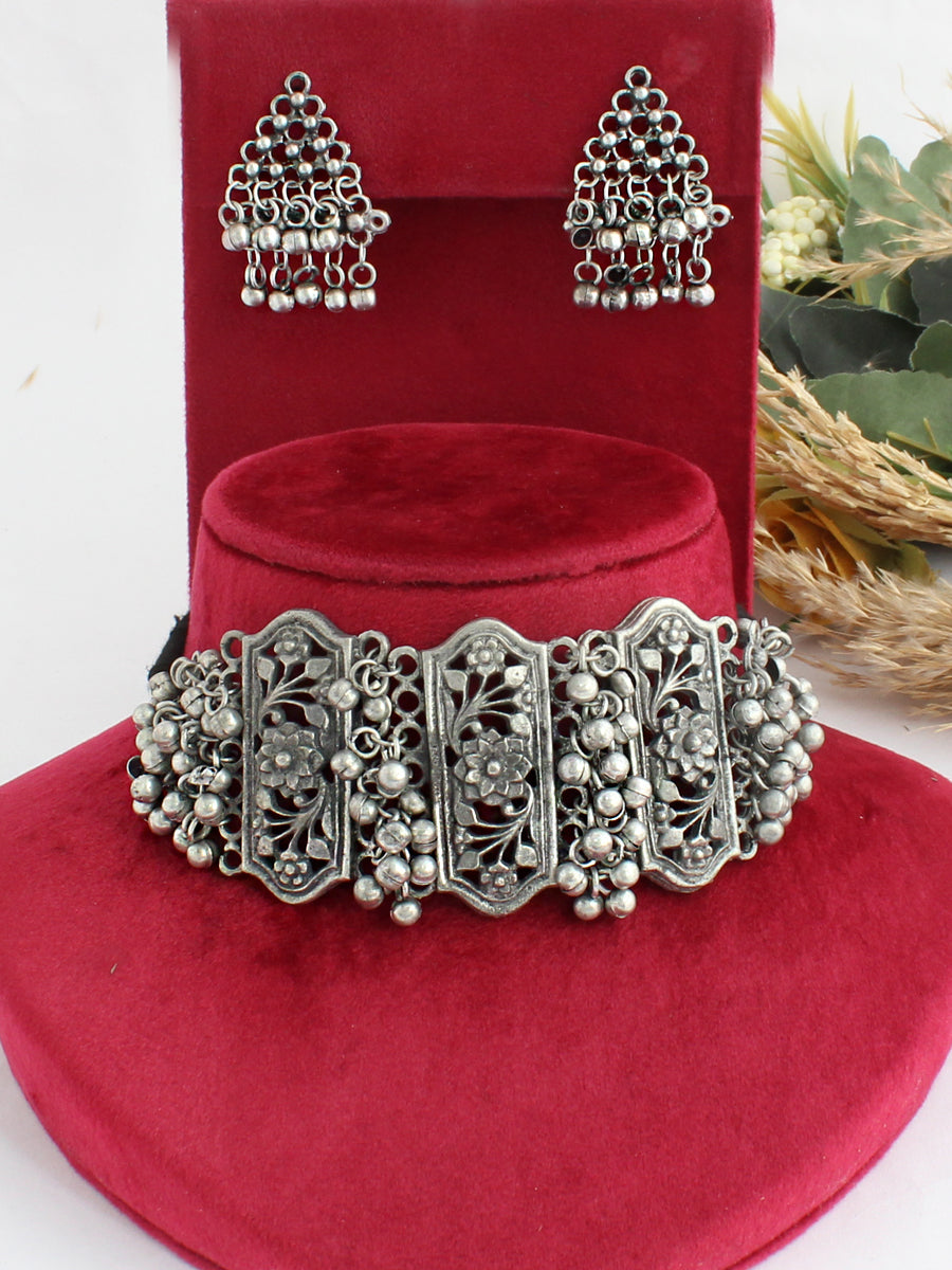 Mrunal Choker Necklace Set-Antique Silver